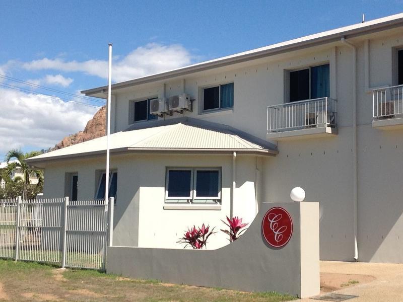 Castle Crest Motel Townsville Exteriör bild