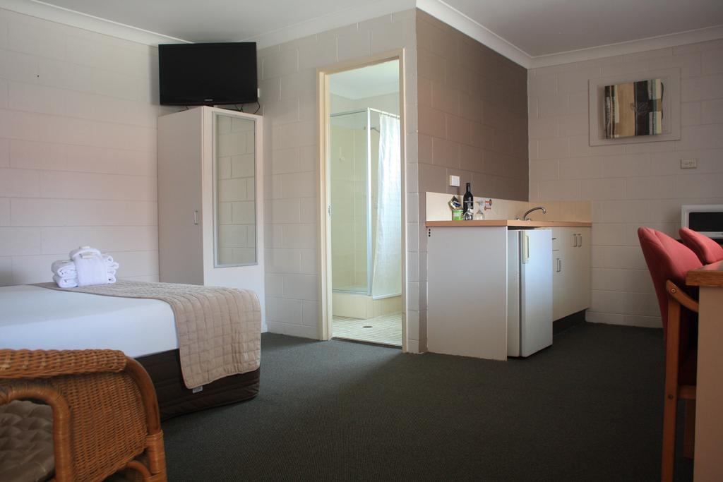 Castle Crest Motel Townsville Exteriör bild